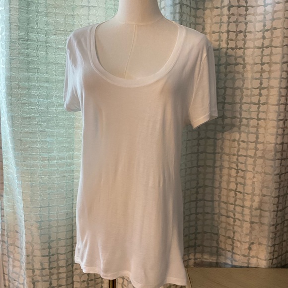 J. Crew Tops - J. Crew Scoop Neck Short Sleeve White Tee Size Medium